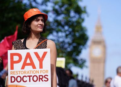 Downing Street refuses to reopen pay negotiations with resident doctors as fresh wave of strikes announced