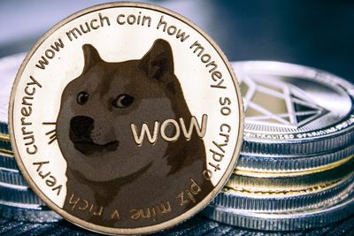Bitcoin, Ethereum, XRP, Dogecoin Hold Steady As Tariff Letters Shake Up Markets