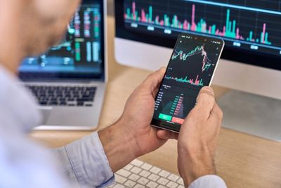 This Core Scientific Analyst Is No Longer Bullish; Here Are Top 3 Downgrades For Tuesday