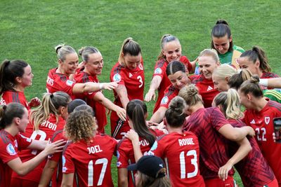 Wales team in bus crash ahead of Women’s Euros match with France