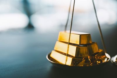 Central Banks Provide Gold Tailwinds, Silver Gains Traction, Platinum Pauses