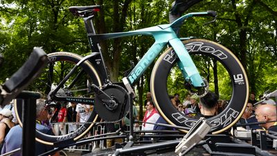 Smaller bars, 'normal' cranks and wider tyres: here are 9 trends we spotted at the Tour de France