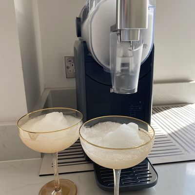 I've fully bought into this summer's soft serve and slushie maker craze - and you can too with massive reductions on the best ones I've tried