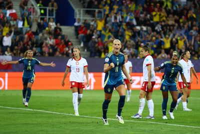 Blackstenius seals Sweden’s knockout place as victory eliminates Poland