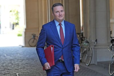 Wes Streeting warns doctors the public 'will not forgive' them for striking - and there's no cash for pay rises