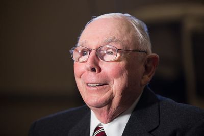 Charlie Munger Said If You Want To Get Rich, The Secret Is To 'Get Your Hands On $100,000' —It's The Hardest Milestone, But 'You Gotta Do It'