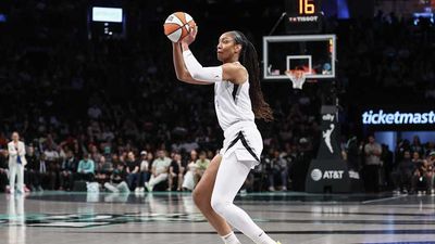 A’ja Wilson Leaves Aces-Liberty Game With Wrist Injury After Awkward Fall
