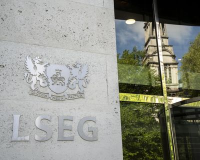 Looser bonus rules and tax breaks needed to save London stock market, says CBI