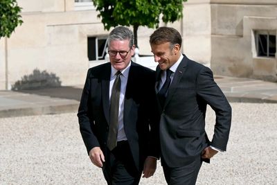 Starmer and Macron to hold Downing Street talks amid push for French help on small boats