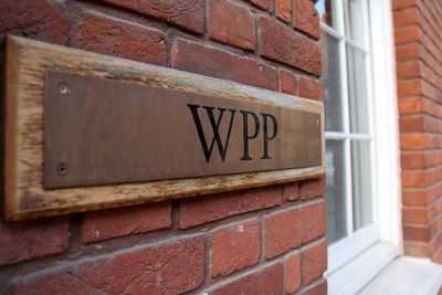 WPP alerts over profits after worsening trading