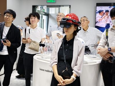 “God Mode at Work”: Japan’s Media Delegation Explores Rokid’s Scenario-Based AR Applications