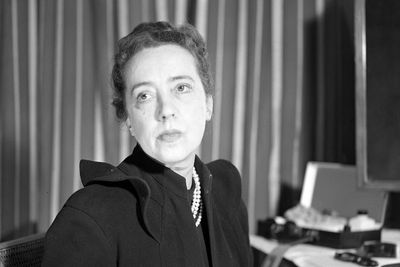 V&A announces first UK exhibition devoted to haute couture house Schiaparelli