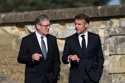 Starmer and Macron hold crunch talks in joint bid to halt small boats