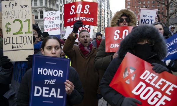 First Thing: Supreme court clears way for Trump to mass fire federal workers