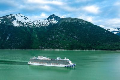 Cinematic landscapes, epic wildlife spotting and plenty of ice – our unforgettable family cruise through Alaska