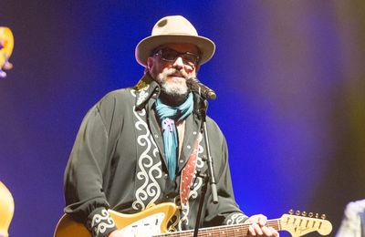 The Mavericks star Raul Malo fears deportation