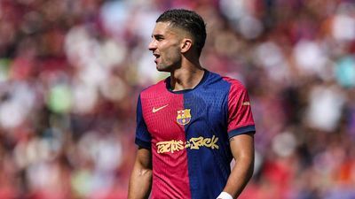 Barcelona’s ‘Shark’ Is ‘Clear’ on Future Amid Rumors of Premier League Return