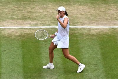 Wimbledon 2025: Iga Swiatek cruises through to Wimbledon semi-finals for first time