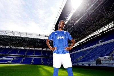 Everton sign Thierno Barry in biggest buy under David Moyes