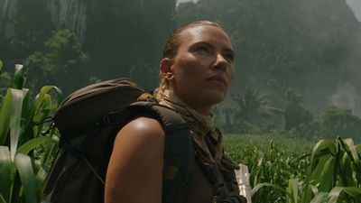 The Strange Story Behind Why So Many Jurassic Park Franchise Fans Keep Searching, ‘Does Scarlett Johansson Turn Into A Dinosaur?’