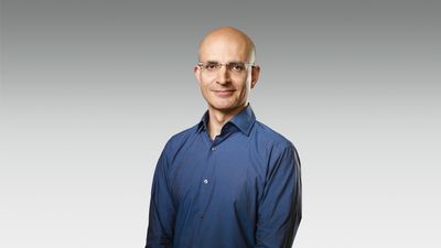 Meet Apple's next COO Sabih Khan, a 30-year veteran who will oversee the iPhone maker’s supply chain amid the 'Trump tariff black cloud'