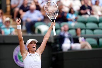 Iga Swiatek makes hay on the grass to finally reach Wimbledon’s last four