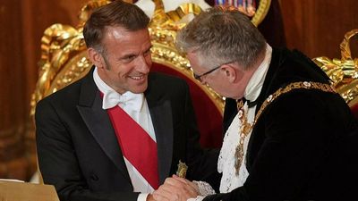 UK and France set to unveil 'one in, one out' migration deal to combat small boat crossings