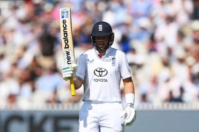 England vs India: Joe Root sets unbeaten 99 as Three Lions dig in on opening day of third Test
