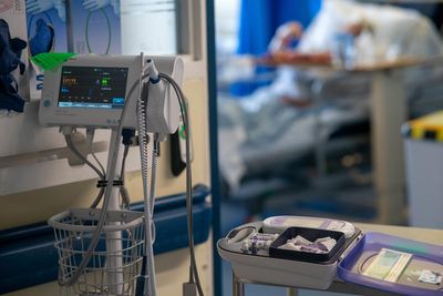 Abandon strikes or risk ‘fragile’ NHS recovery, Streeting warns resident doctors