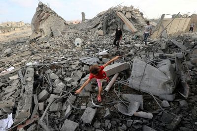 Hamas Says Israeli Troops Sticking Point In Truce Talks As Gaza Pounded