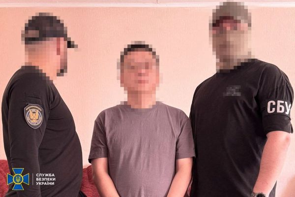Ukraine arrests Chinese father and son accused of spying on missile programme