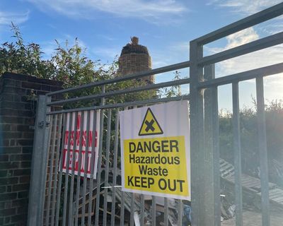 Belfast police refuse to help dismantle loyalist bonfire on site containing asbestos