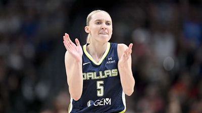 Paige Bueckers Had Priceless Reaction to Wings Teammate Seemingly Giving Up on a Play