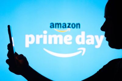 Amazon To Rally Around 28%? Here Are 10 Top Analyst Forecasts For Thursday