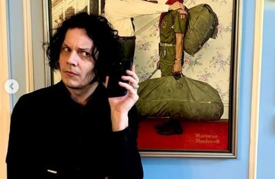 White Stripes star Jack White finally owns a mobile phone