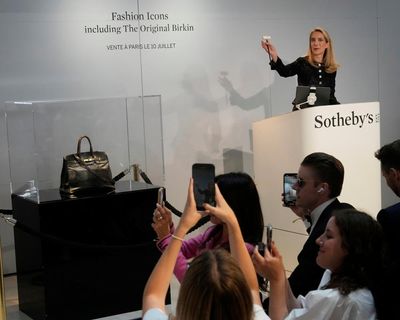 Jane Birkin’s original Hermès handbag sells for record €8.6m at Paris auction