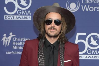 Pop star aiming to be California politician