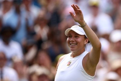 Swiatek Swats Bencic Aside To Reach Wimbledon Final Against Anisimova
