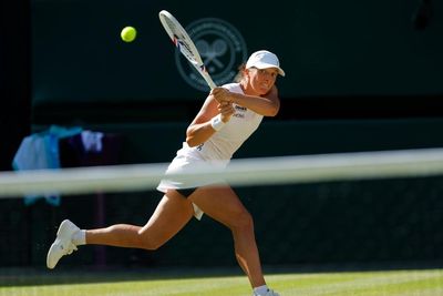 Masterful Swiatek ends Bencic fairytale and reaches her first Wimbledon final