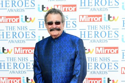 TV doctor Robert Winston quits BMA over ‘damaging’ strikes