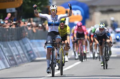 Giro d'Italia Women stage 5: Lorena Wiebes blasts to second victory of 2025 race as echelons spark major GC changes