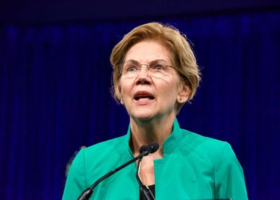 Elizabeth Warren Says Crypto Industry Wants Trump To Boost Their Products Just Like He Was 'Hawking' Elon Musk's Cars