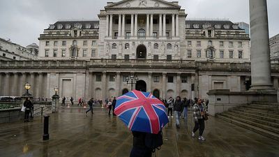 UK economy contracts again in May despite government growth push