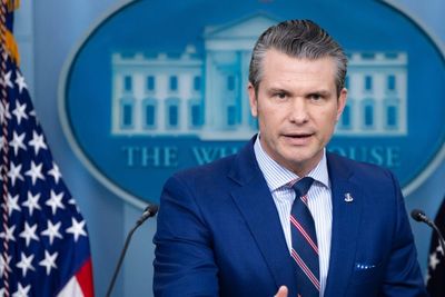 Trump Says 'I Don't Know' Who Paused Ukraine Weapon Shipments—Hegseth Did Not Inform The White House: Report