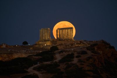 July’s Buck moon dazzles over ancient Greek monument