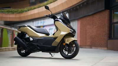 This Honda Isn't An ADV160 or a PCX, But a Secret Third Thing We Can't Have