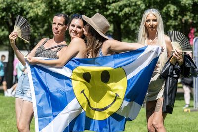 Thousands of people soak up the heatwave at Trnsmt festival