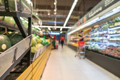 10 Things Grocery Stores Do to Make You Forget What You Came For