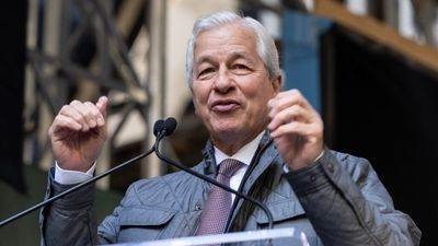 Magnificent 7 Crush EU Giants—Jamie Dimon Tells Europe: 'You're Losing'
