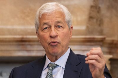 Jamie Dimon breaks with 'idiots' in Democratic Party, saying they 'have big hearts and little brains'